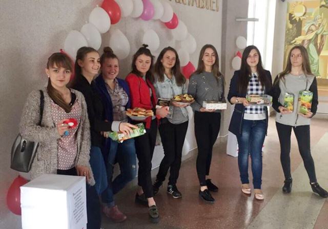 Благодійний ярмарок на факультеті філології і журналістики